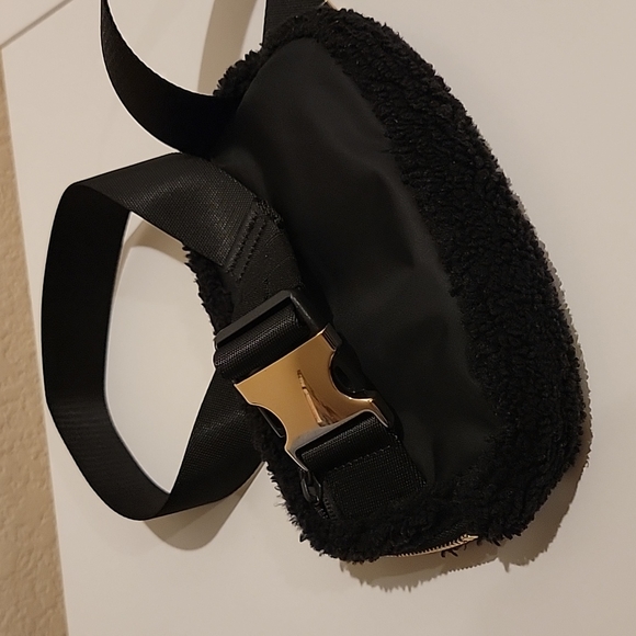 Lululemon everywhere belt bag fleece - Picture 3 of 11
